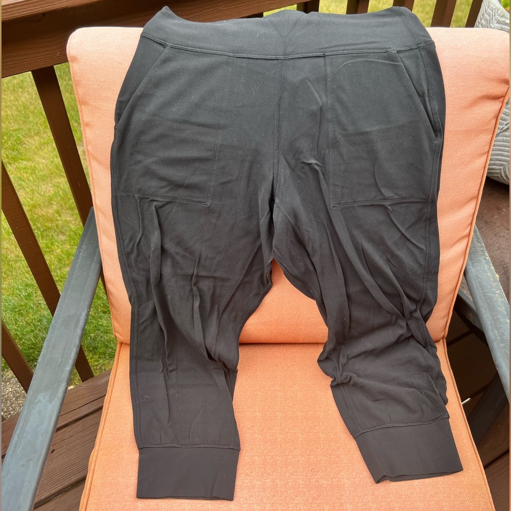 Lululemon Align Cropped Joggers